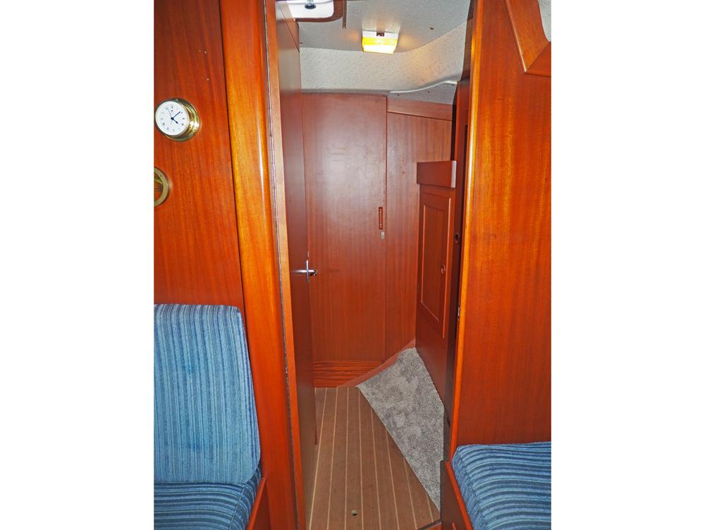 Cabin en avant, H&eacute;bergements